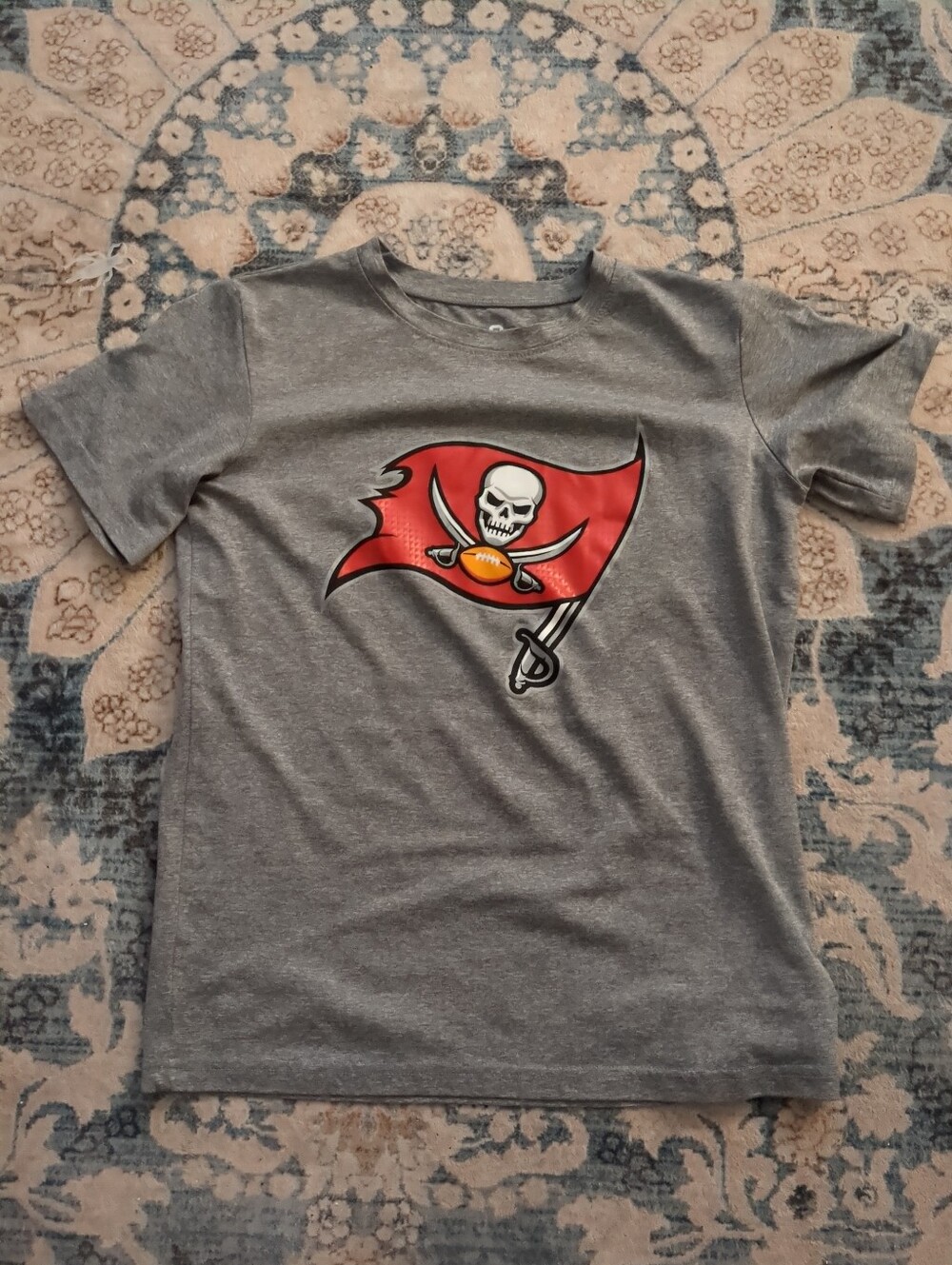 **3/$10** Team Athletics Tampa Bay Buccaneer Boys Top Size Medium